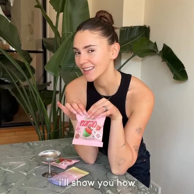 Instagram post by @stefaniegiesinger for Health Bar. Caption reads: Anzeige| You thought our Matcha Strawberries....