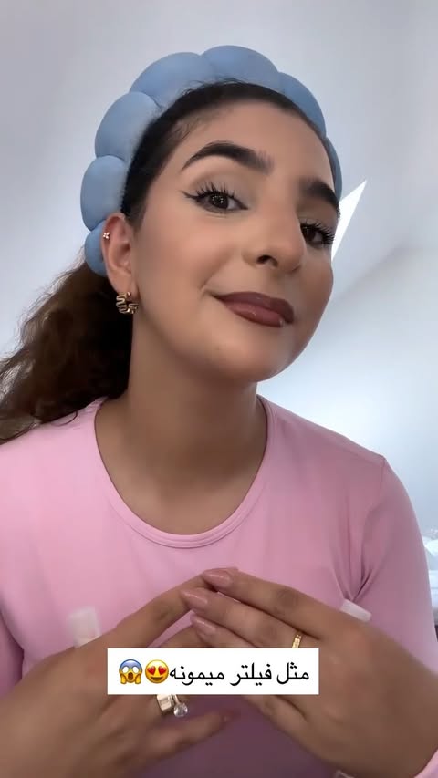 Instagram post by @shila_k_es for essence cosmetics. Caption reads: یکی از بهترینااا😍 @essence....
