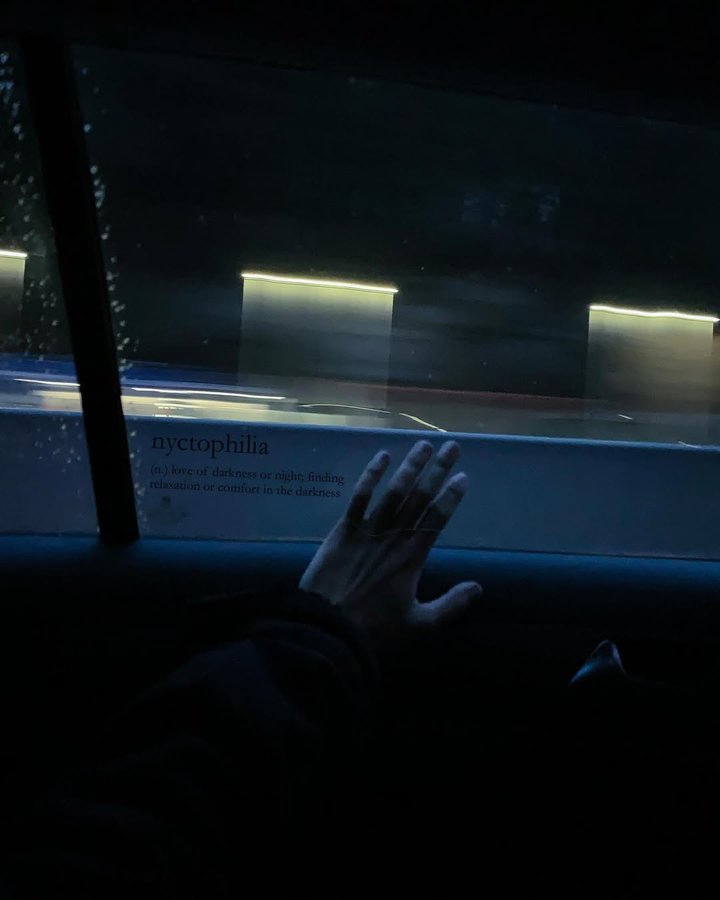 Instagram post by @moalahbabi for Samsung Gulf. Caption reads: [...] with my #GalaxyS20FE
#AD
@samsunggulf.