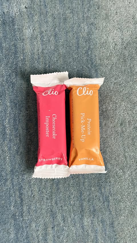 Instagram post by @bethanyschmidt_ for Clio Snacks. Caption reads: [...] for you snack with 8g of protein!!....