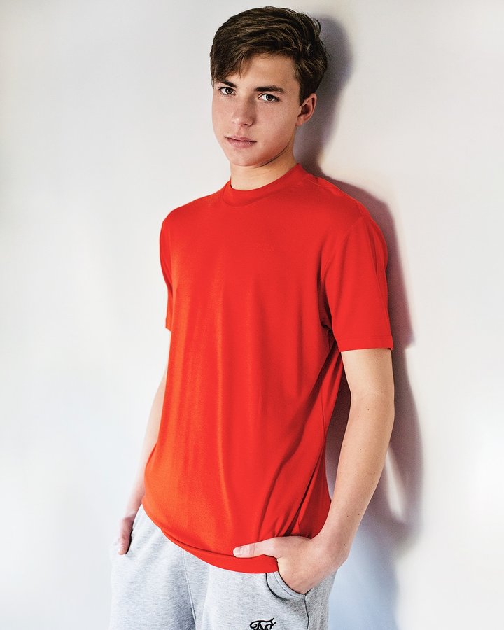 Instagram post by @deniskozhukhovofficial for SIKSILK. Caption reads: Have a nice day 😉
@siksilk 
📸....