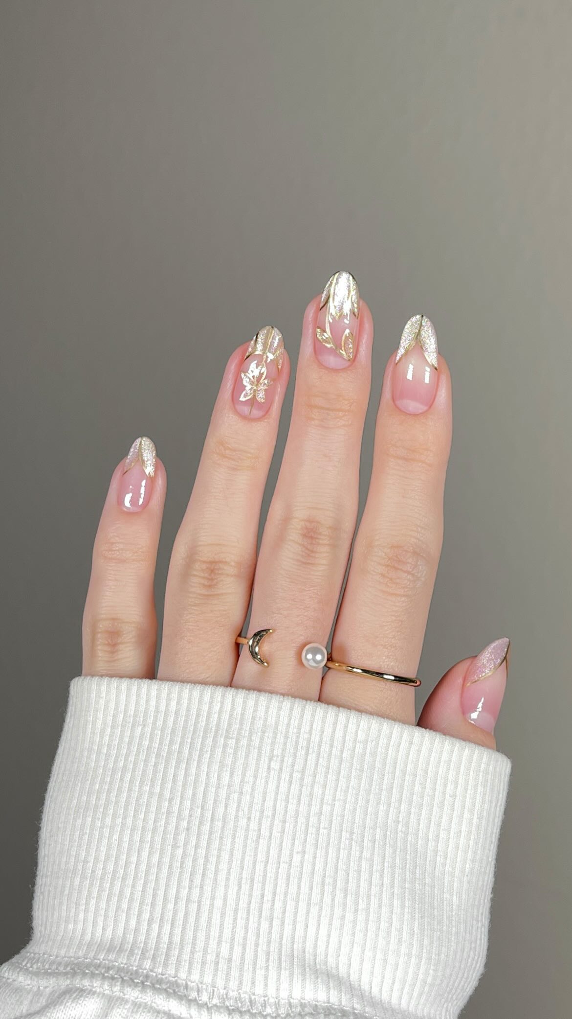 Instagram post by @heajiheaji for Apres Nail. Caption reads: floral stained glass nails🌷🪞✨

using....