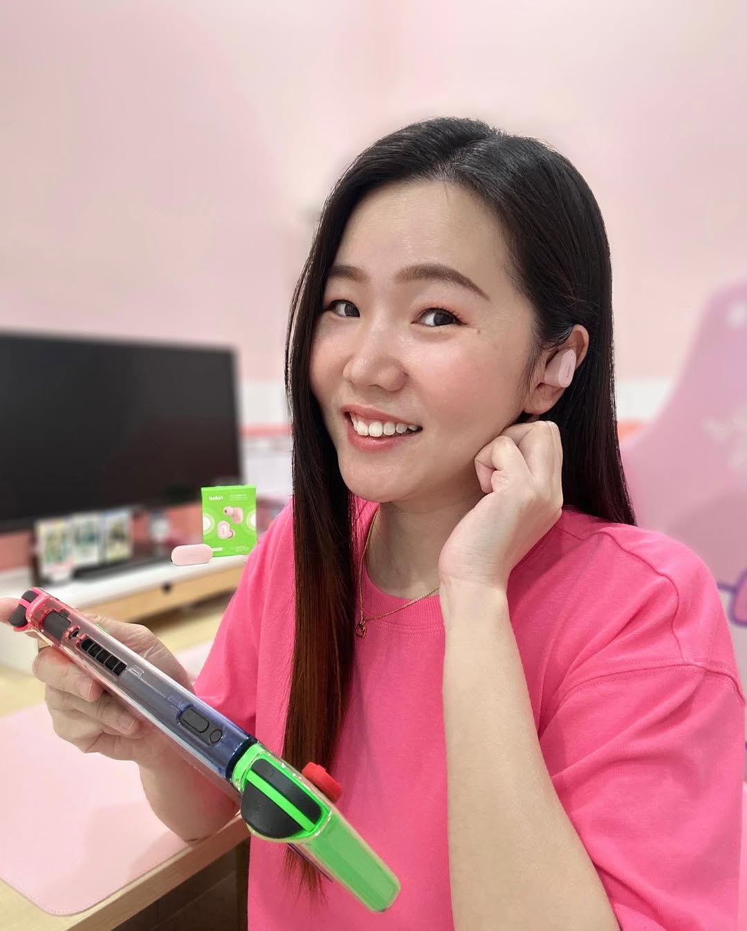 Instagram post by @sherlynchew for Belkin. Caption reads: 🎁 𝗚𝗜𝗩𝗘𝗔𝗪𝗔𝗬!! 🎁

🎄🌟🎅🏻 Christmas is....