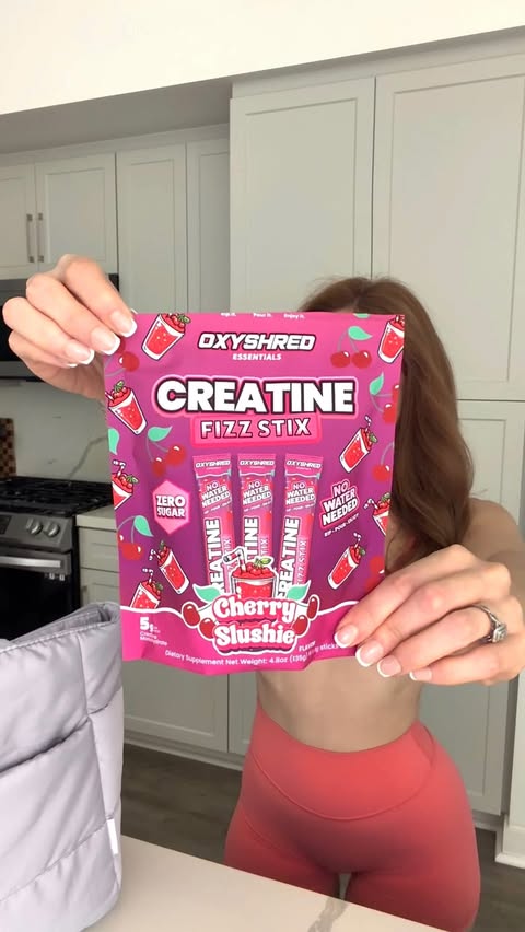 Instagram post by @miroslava.rea for EHPlabs. Caption reads: [...] the link in my bio 🍒💌 ad #oxyshred....