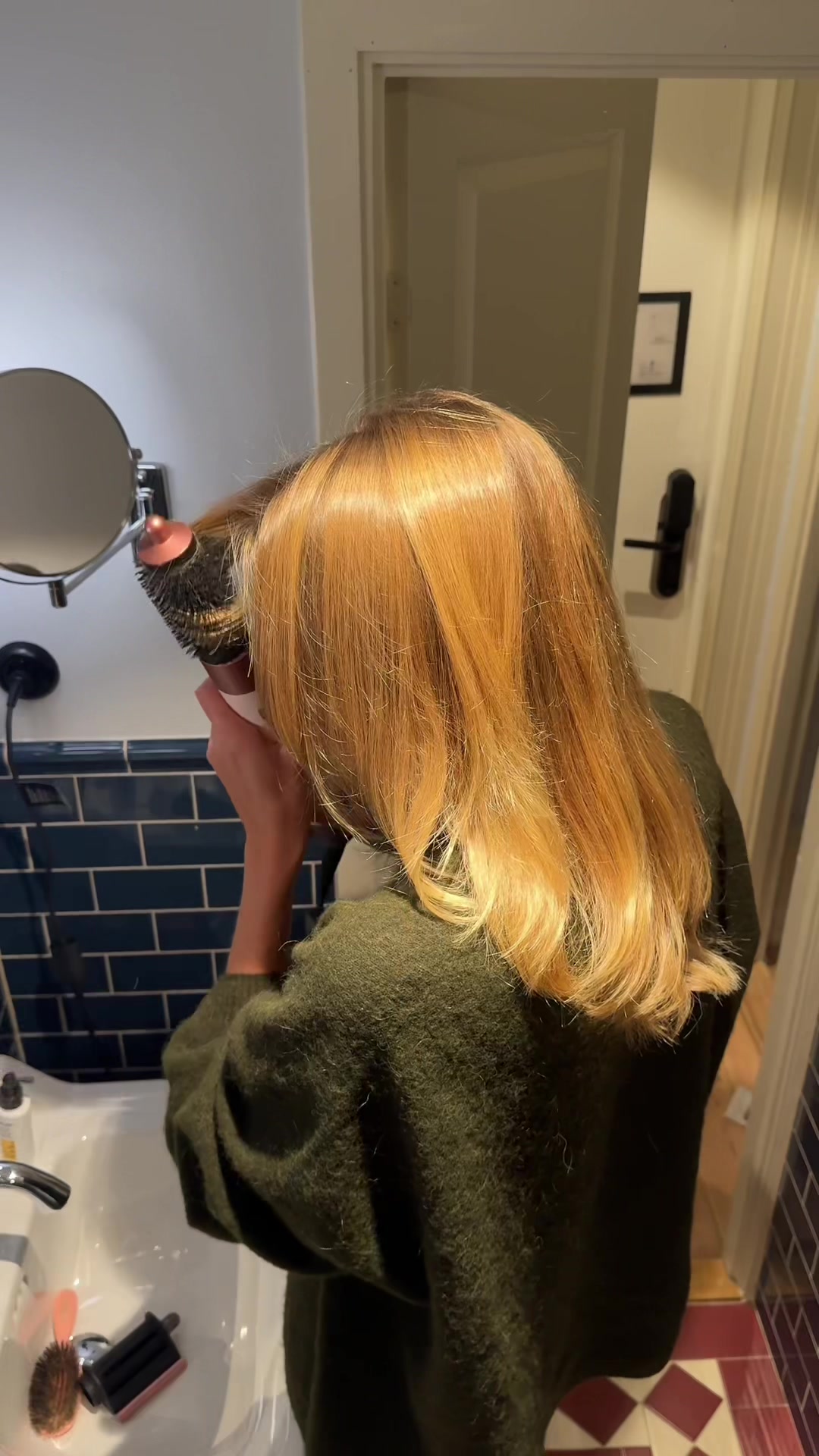 TikTok post by @klarahellqvistt for Bangerhead. Caption reads: [...] compleately transform together with....