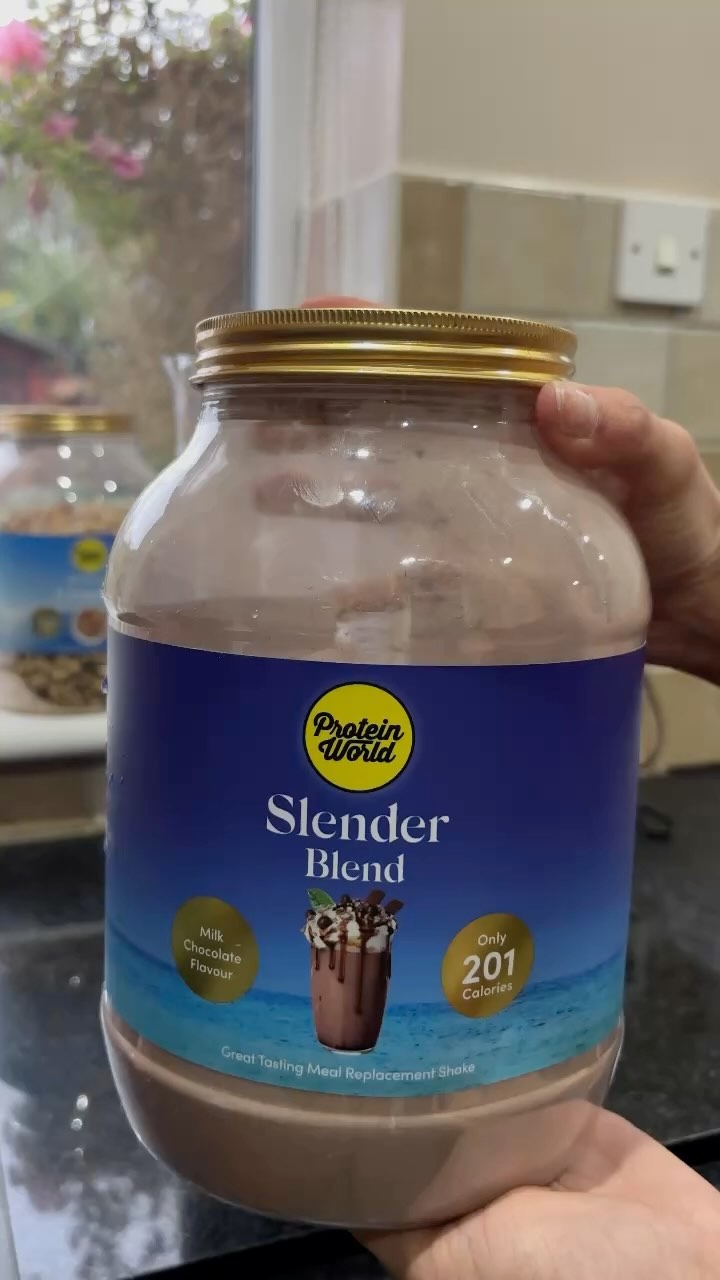 Instagram post by @xlibertyjordan for Protein World. Caption reads: Morning Smoothie with @proteinworld Slender Blend....