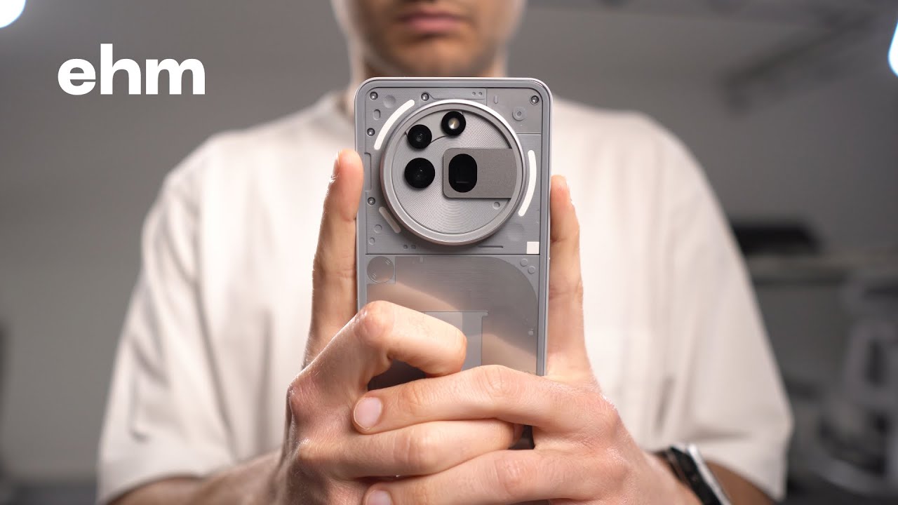 YouTube post by @sgnoogle for Audiio. Caption reads: Usare Nothing Phone (3a) Pro, ma avere dubbi.
