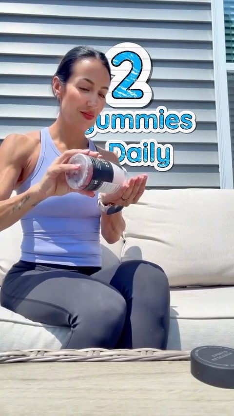 Instagram post by @patty_streff_fitness for Sports Research. Caption reads: [...] my routine simple. These Sports Research D3....