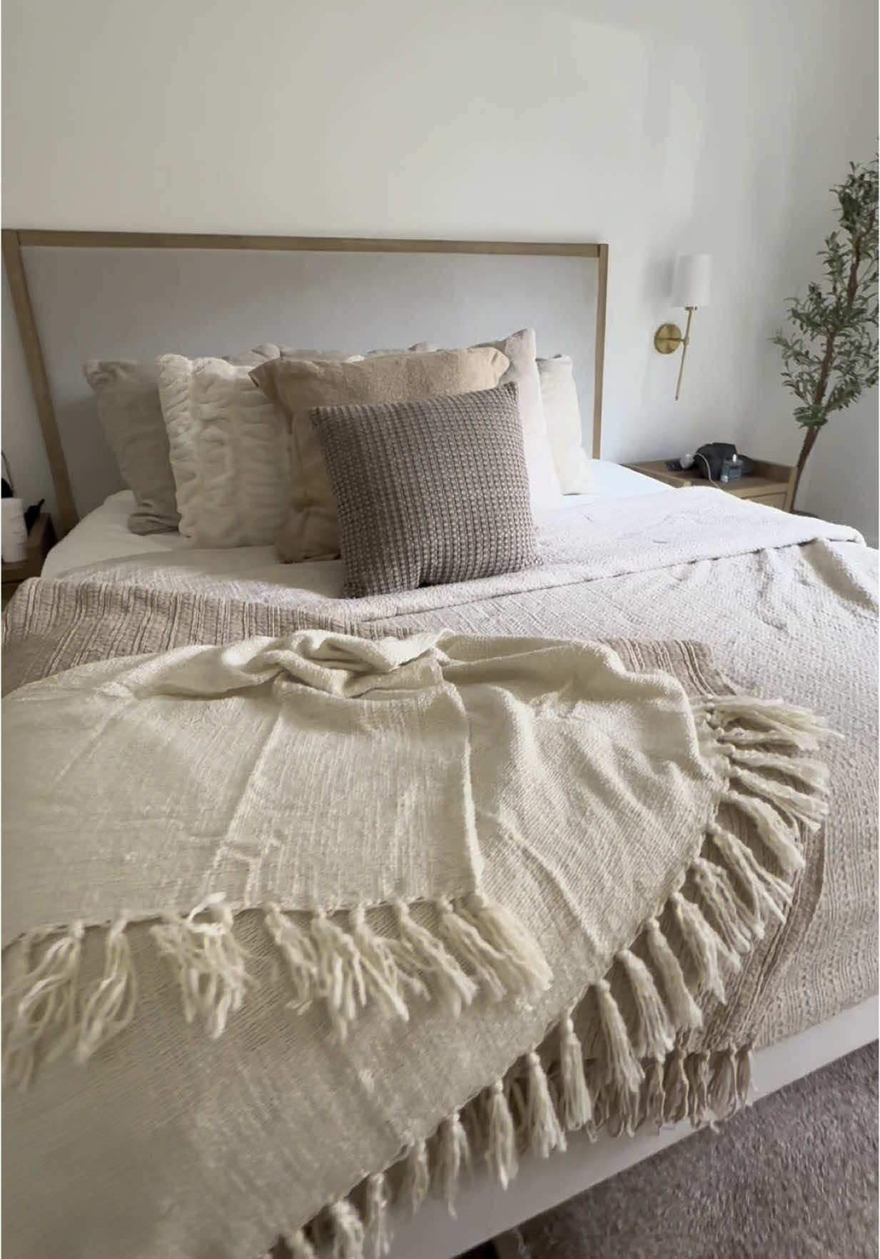 TikTok post by @grracieknight for Linens & Hutch. Caption reads: [...] GRACIE60 #linensandhutchpartner @Linens &....