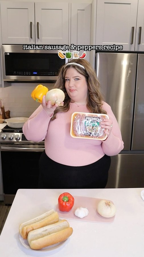 Instagram post by @kelssjourney for Premio Foods. Caption reads: This is the BEST sausage & peppers recipe for the....