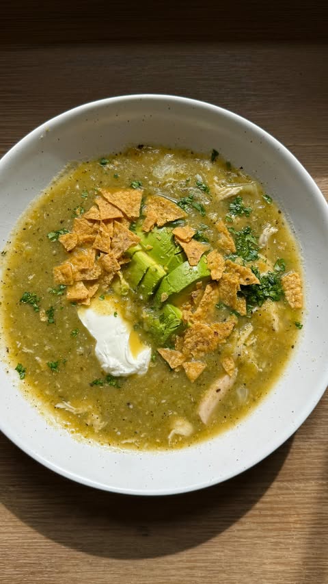 Instagram post by @glowwithella for MASA Chips. Caption reads: Spicy Green Tortilla Soup 

Made with my favorite....