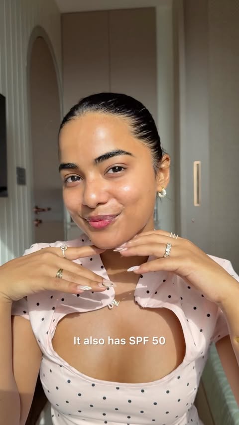 Instagram post by @leishapatidarrr for Deconstruct. Caption reads: [...] a good skin prep! Currently using....