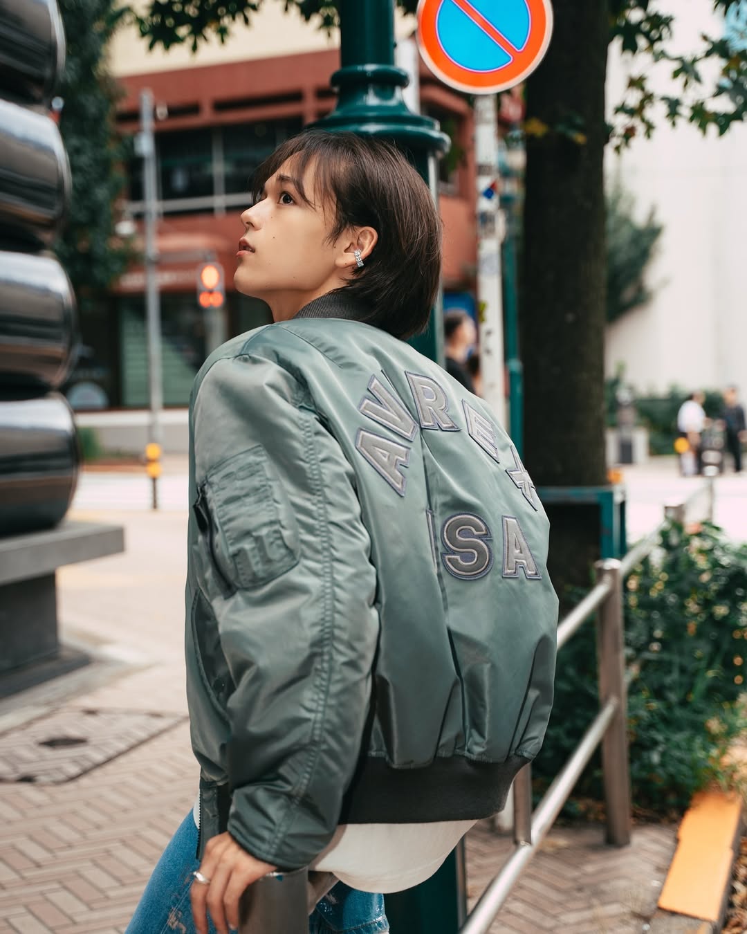 Instagram post by @kyanlm for Droptokyo. Caption reads: @drop_tokyo @avirex_jp 
#pr.