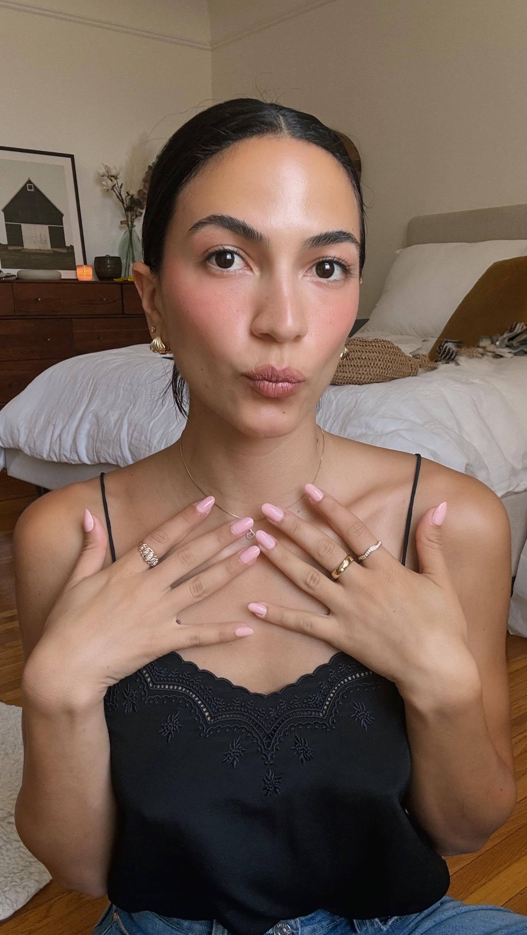 Instagram post by @nataleelinez for Static Nails. Caption reads: GRWM with @staticnailsofficial !!!💅💅....