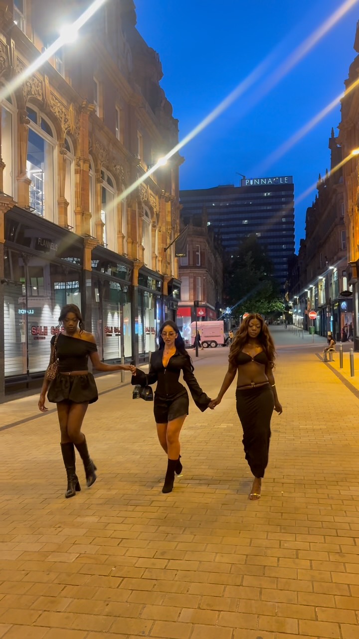 Instagram post by @sarafashionista_ for ZAFUL. Caption reads: [...] last night @uyare.leeds 🖤🎭 Dress - @zaful....