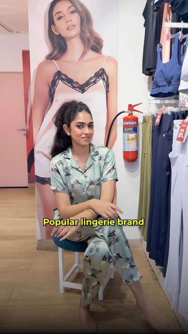 Instagram post by @hubballi_flavours for Clovia. Caption reads: Hey Hubballi girls, good news! 💕

Looking for a....