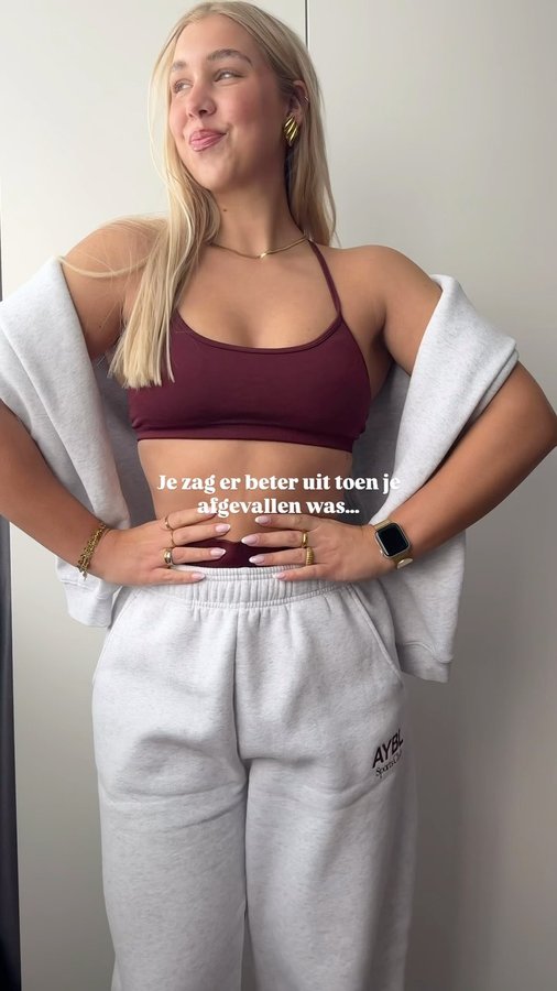 Instagram post by @workoutsbyem for AYBL. Caption reads: [...] of jezelf uit te hoeven hongeren. 🩷

@aybl....