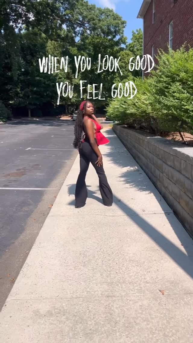 Instagram post by @thrillofnae for Willow Boutique. Caption reads: The confidence these jeans give me > The....