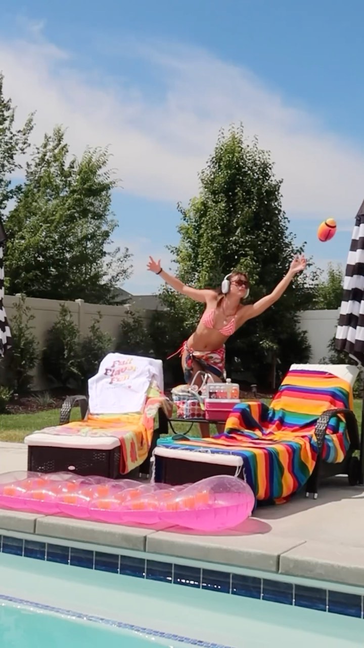 Instagram post by @summermckeen for Sparkling Ice. Caption reads: HAPPY SUMMER!!! I’m hosting a virtual block party....