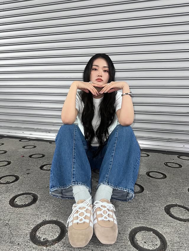 Instagram post by @yamasaki.ten for Louis Vuitton. Caption reads: 👟🤎🤍 @LOUISVUITTON #LOUISVUITTON #LVFashion....