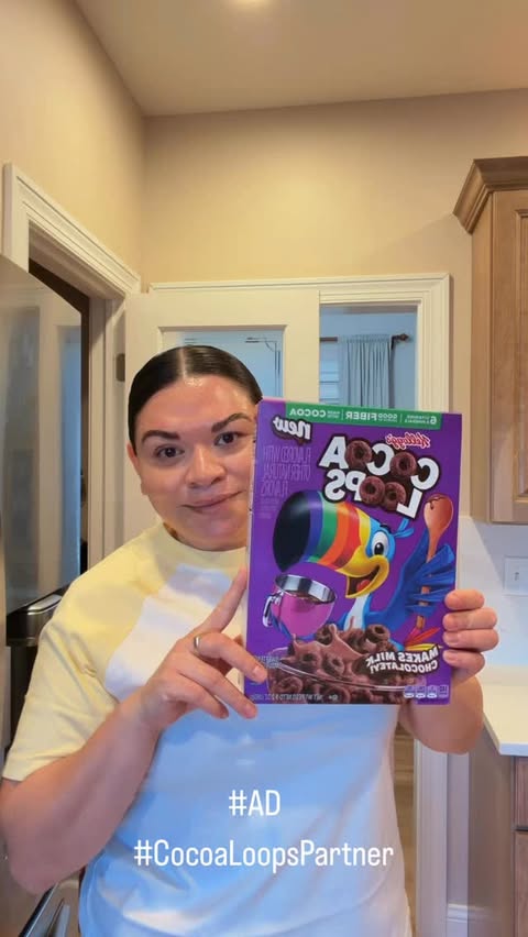 Instagram post by @perla_gharbi for Froot Loops. Caption reads: [...] breakfast but make it balanced 🍫🥣....
