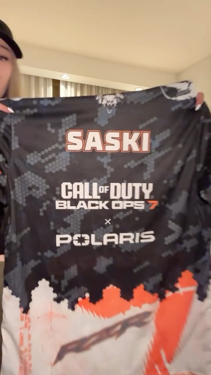 Instagram post by @saskkiiiii for Call of Duty. Caption reads: Call of Duty gifted me the COOLEST goodies! I....