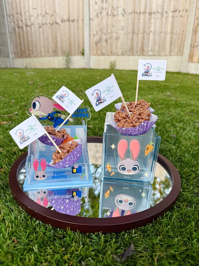 Instagram post by @cathys.corner_ for Come Round. Caption reads: [...] sweet treat? 🧁 • AD|PR • @disneyuk....