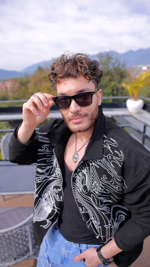 Instagram post by @shaneerbassiofficial for Fugazee. Caption reads: [...] me in mystery and comfort.....