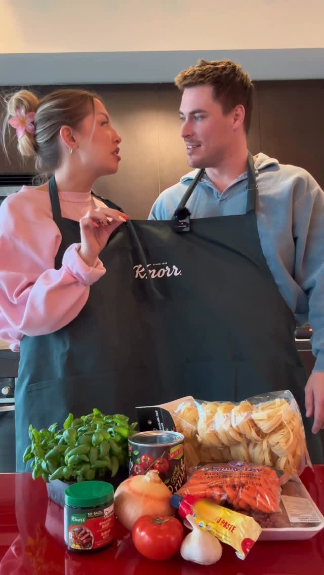 Instagram post by @laurenblackborow for Knorr. Caption reads: Spice up this Kuffing season with @knorrca new....