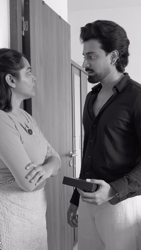 Instagram post by @ronik_gauranshi for BELLAVITA. Caption reads: [...] front of your wife. ⚠️ Comment “link”....