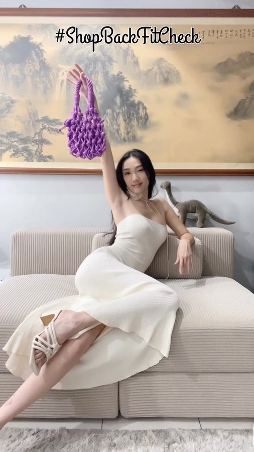 Instagram post by @jesych for ShopBack. Caption reads: Here is my @hm OOTD flex with @shopbackph ! 

Join....