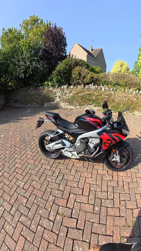 Instagram post by @motojimm for SP Connect. Caption reads: [...] is the mount I trust at speed....