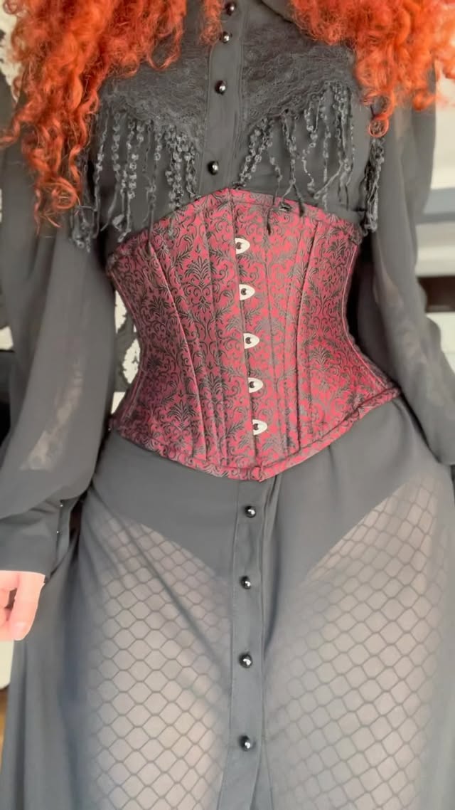 Instagram post by @rebellious.spirit.moonchild for Orchard Corset. Caption reads: [...] sZ2406287159997919 🍒 Corsets by....