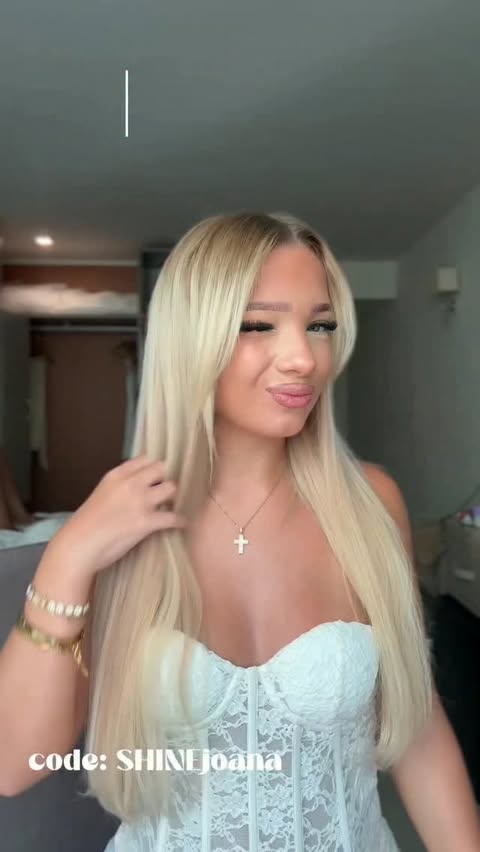 Instagram post by @joana.marisaa for Elegance-Hair. Caption reads: [...] how to style clip-in extensions mit....
