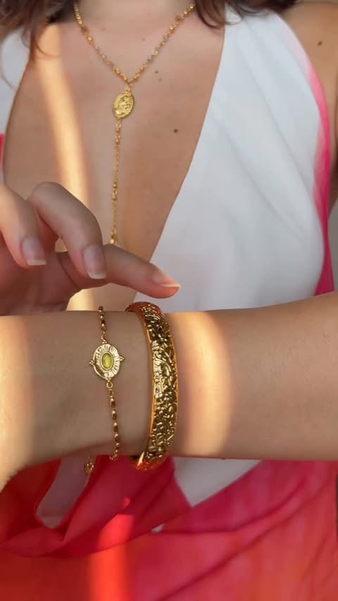 Instagram post by @micallefrancesca for En Route Jewelry. Caption reads: [...] been wearing it nonstop lately ✨....