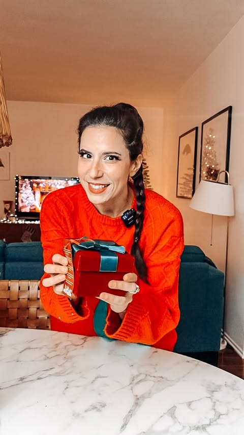 Instagram post by @julietandbeyond for Undercover Tourist. Caption reads: head to UndercoverTourist.com NOW to hop on this....