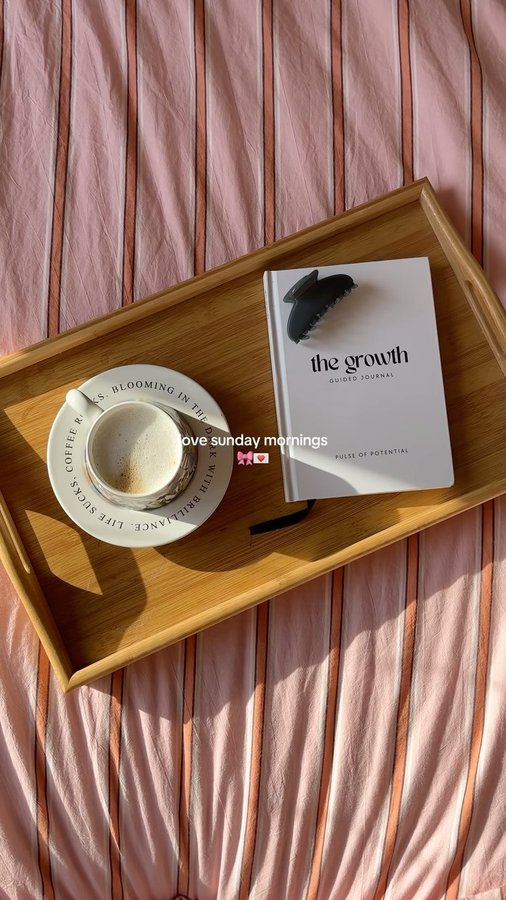 Instagram post by @lisasdailythings for Ever Lasting Fabric. Caption reads: [...] letter to Sunday mornings 💌👼🏼....