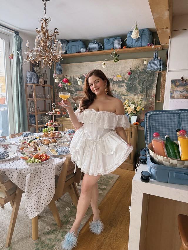 Instagram post by @noelledowning for CALPAK. Caption reads: [...] with my favorite ladies to celebrate @calpak....