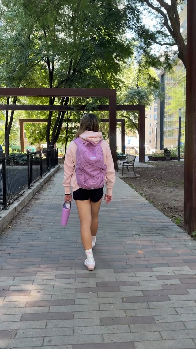 Instagram post by @erin22xoxo for Sport Chek. Caption reads: [...] me from workouts to everything else.....