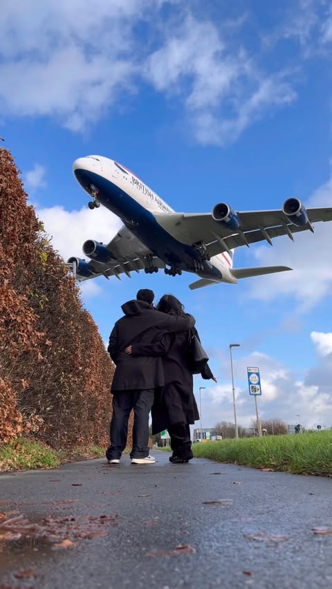 Instagram post by @aeroblinx for British Airways. Caption reads: A Merry Christmas indeed 😍✈️

@british_airways.