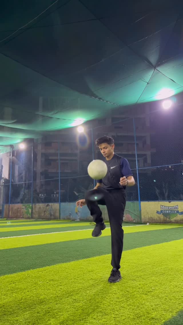 Instagram post by @_tazwar._ for Guinness World Records. Caption reads: 📣Want to be a Guinness World Record Holder 👉🏻....