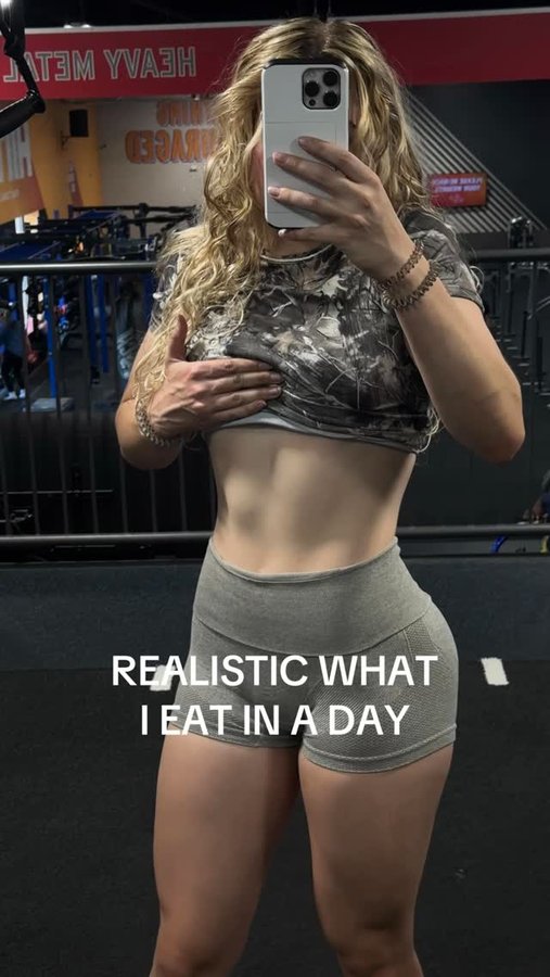 Instagram post by @ashlynsmithfit for FlexPro Meals. Caption reads: #ad zero cook time but so much protein😫 missed....