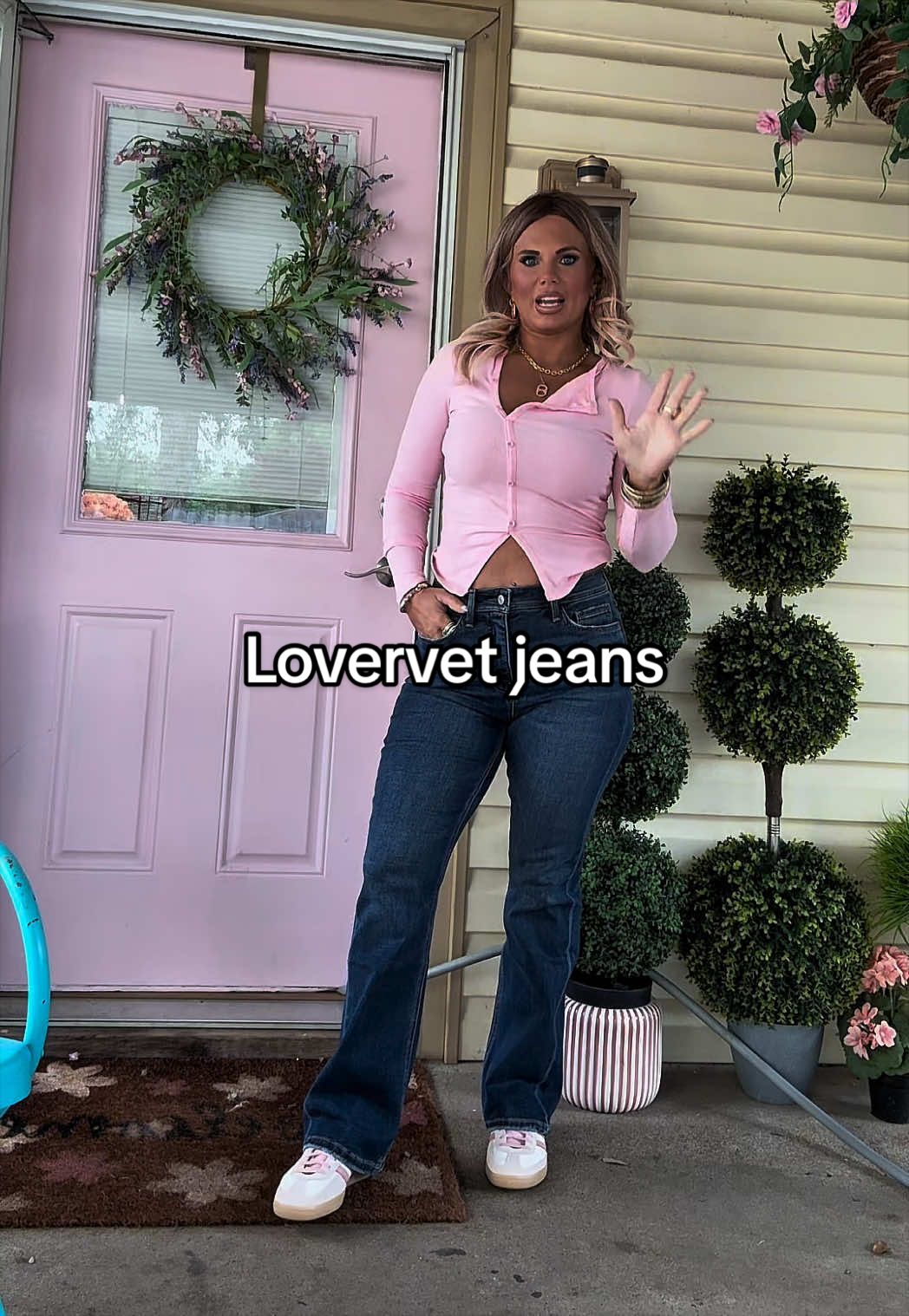 TikTok post by @melissaarras for Ava Lane Boutique. Caption reads: [...] and they’re lovervet jeans ✨🦋 @Ava Lane....