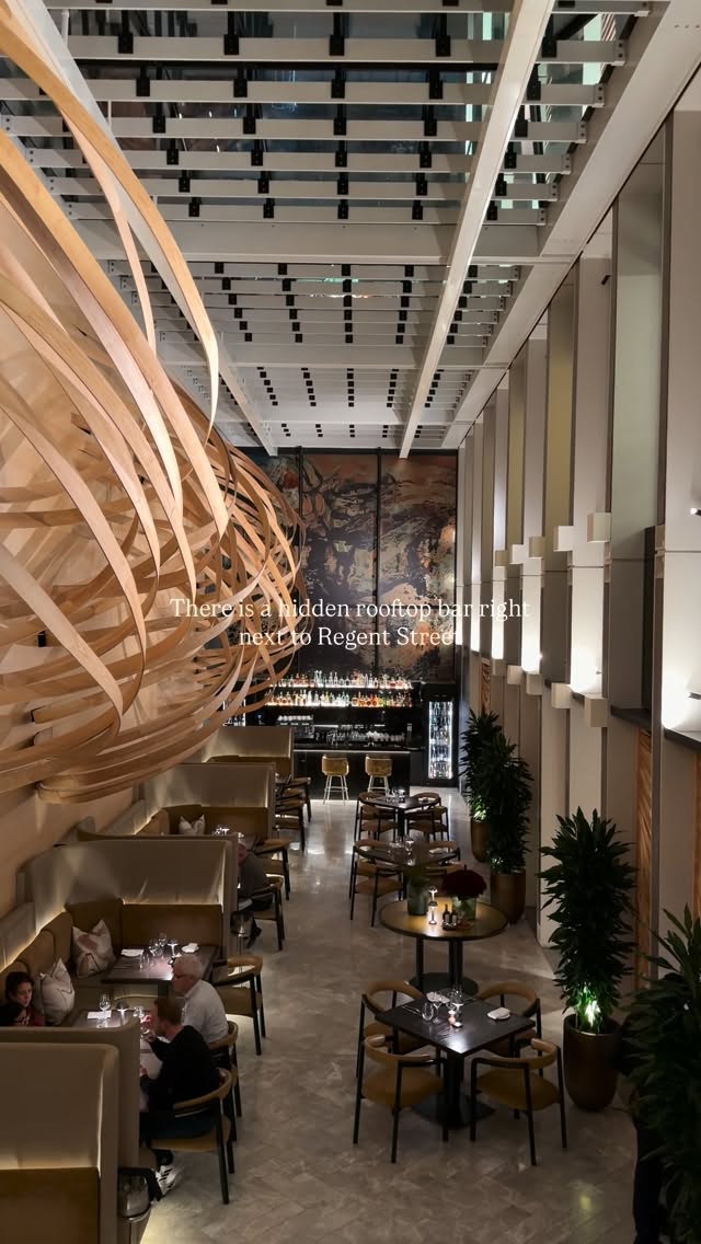 Instagram post by @prettylittlelondon for Mandarin Oriental. Caption reads: The cosiest spot for drinks and views after a day....