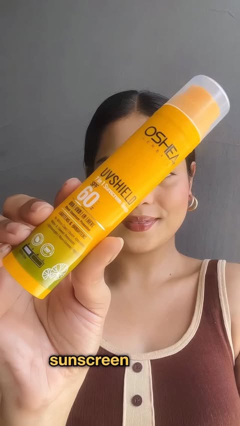 Instagram post by @komall_kapadiaa for Oshea Herbals. Caption reads: [...] feels lightweight on the skin. Using Oshea....