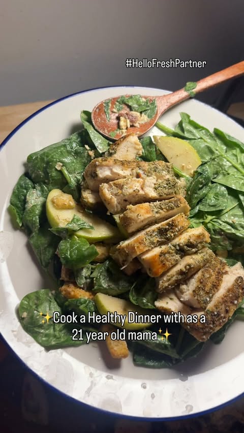 Instagram post by @t1aara for HelloFresh US. Caption reads: Healthy dinner that actually tastes GOOD 😮‍💨 If....