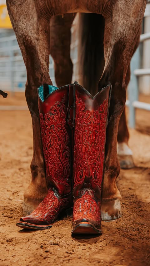 Instagram post by @hunterminaj for Corral Boots. Caption reads: [...] and a spicy mare. Full moment coming.....