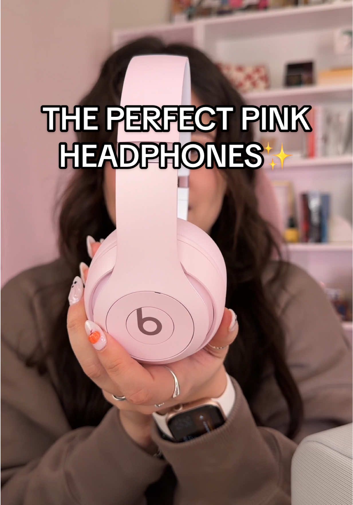 TikTok post by @heillyraices for Beats by Dre. Caption reads: UNBOXING A PACKAGE FROM BEATS💕💗💞 THE PRETTIEST....