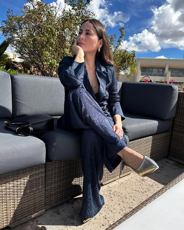 Instagram post by @milidime for New York & Company. Caption reads: Looking for well fitted fashion at an affordable....