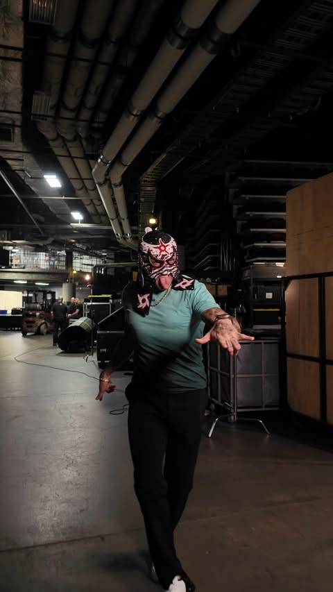 Instagram post by @penta_zero_miedo for Wingstop. Caption reads: [...] spot on #WWERaw! Presented by @wingstop.